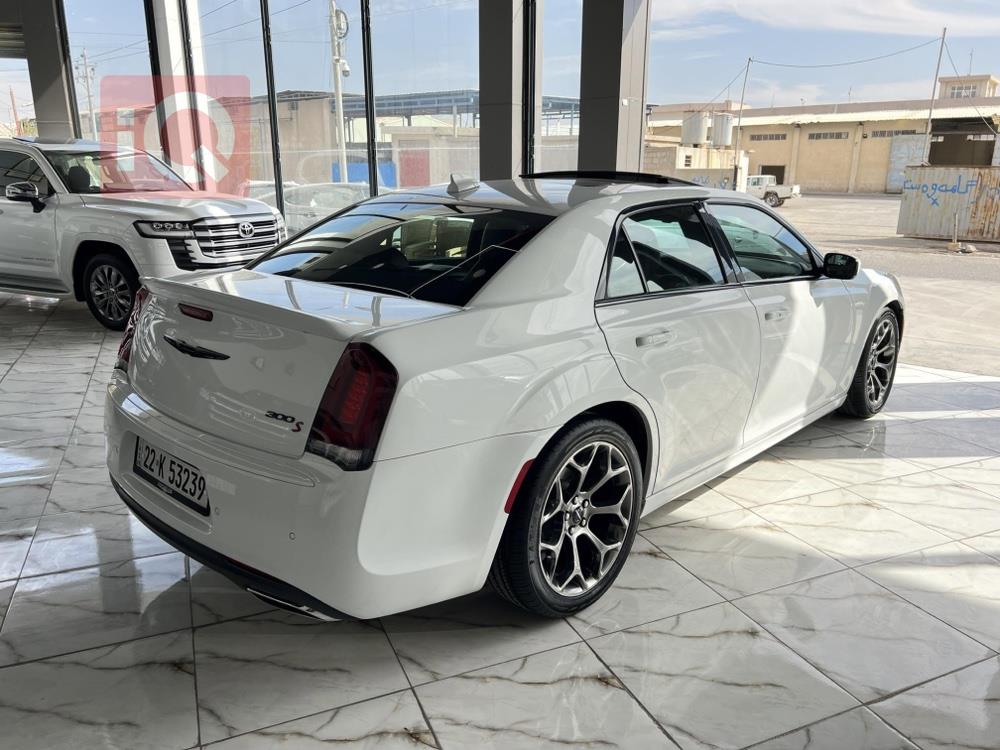 كرايسلر 300